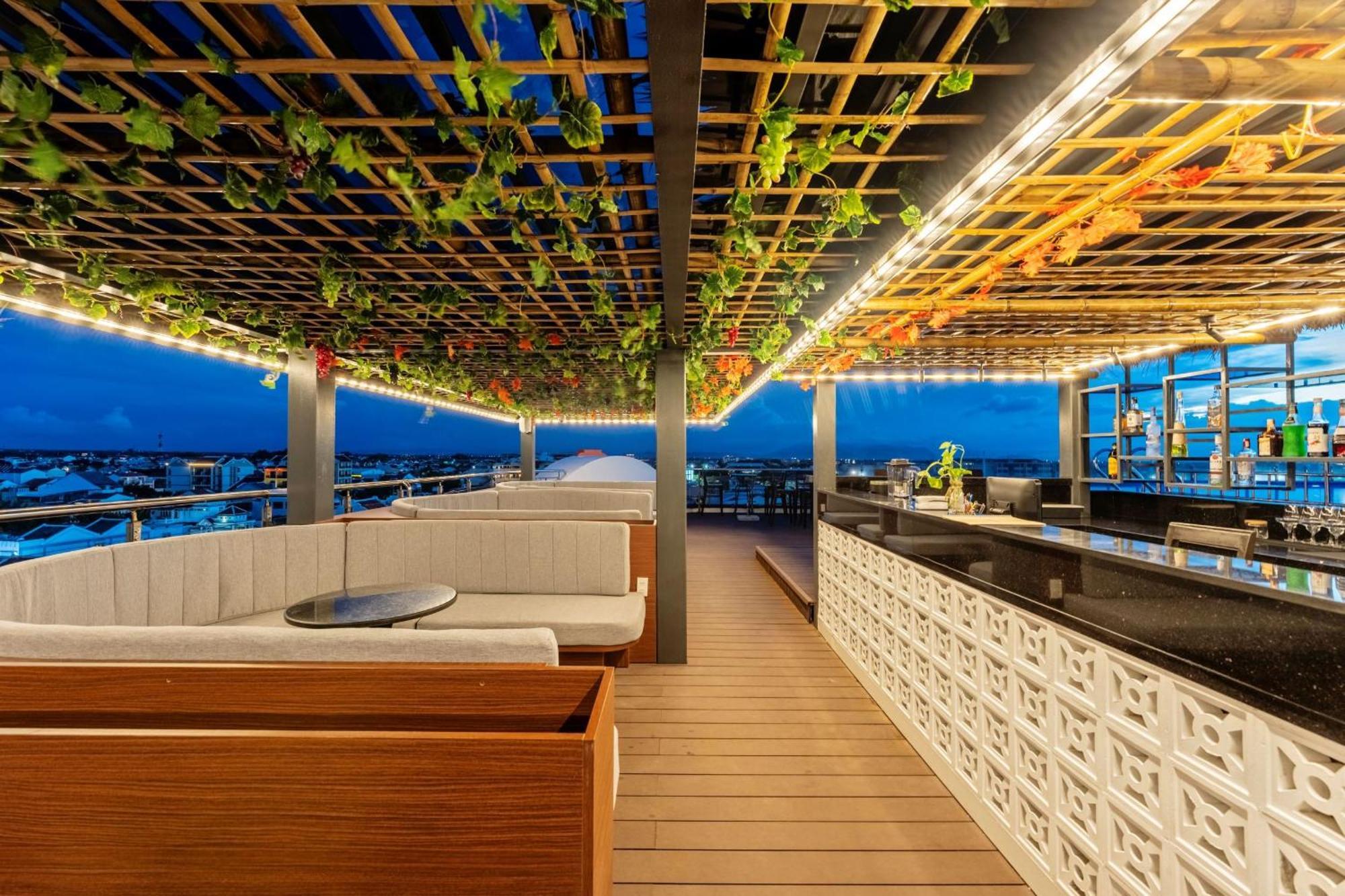 Qualia De Hotel Hoi An - Rooftop Bar City View Exteriér fotografie
